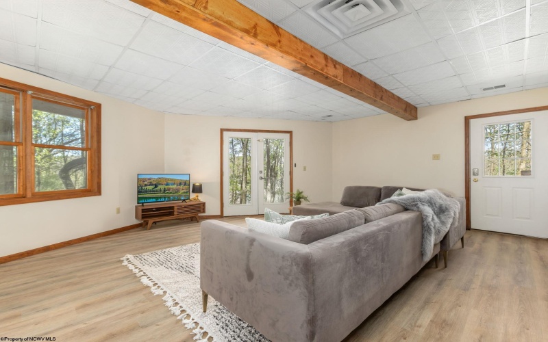 15 Fern Court, Terra Alta, West Virginia 26764, 5 Bedrooms Bedrooms, 10 Rooms Rooms,3 BathroomsBathrooms,Single Family Detached,For Sale,Fern,10164659