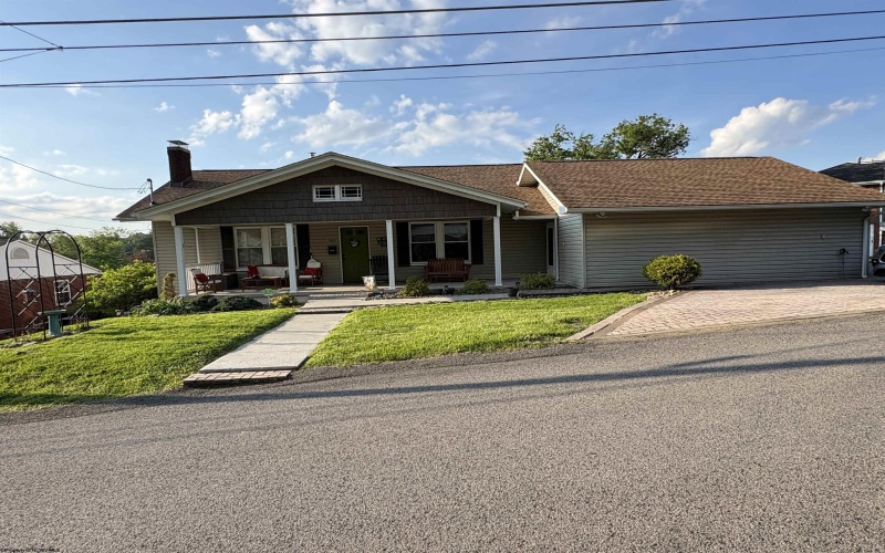 163 Broadview Avenue, Fairmont, West Virginia 26554, 2 Bedrooms Bedrooms, 5 Rooms Rooms,2 BathroomsBathrooms,Single Family Detached,For Sale,Broadview,10164657