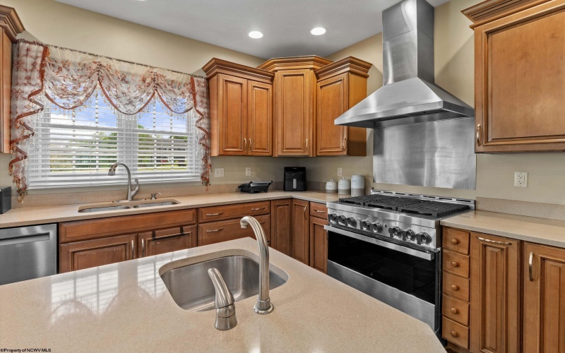 410 Santana Place, Morgantown, West Virginia 26508, 5 Bedrooms Bedrooms, 11 Rooms Rooms,3 BathroomsBathrooms,Single Family Detached,For Sale,Santana,10164649
