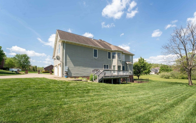 410 Santana Place, Morgantown, West Virginia 26508, 5 Bedrooms Bedrooms, 11 Rooms Rooms,3 BathroomsBathrooms,Single Family Detached,For Sale,Santana,10164649