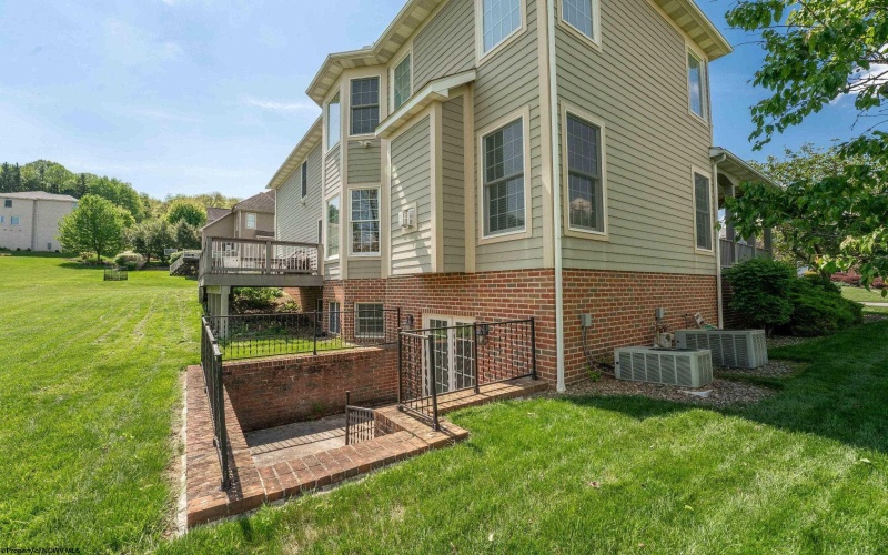 410 Santana Place, Morgantown, West Virginia 26508, 5 Bedrooms Bedrooms, 11 Rooms Rooms,3 BathroomsBathrooms,Single Family Detached,For Sale,Santana,10164649