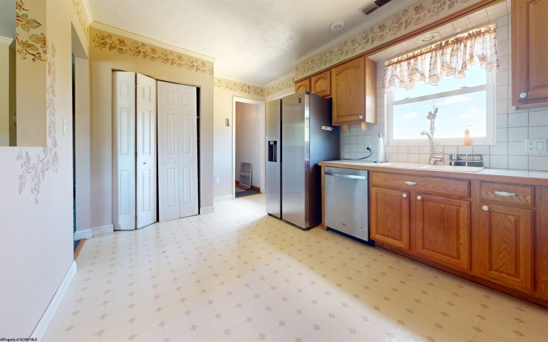 178 Mulberry Lane, Fairmont, West Virginia 26554, 3 Bedrooms Bedrooms, 9 Rooms Rooms,3 BathroomsBathrooms,Single Family Detached,For Sale,Mulberry,10164646