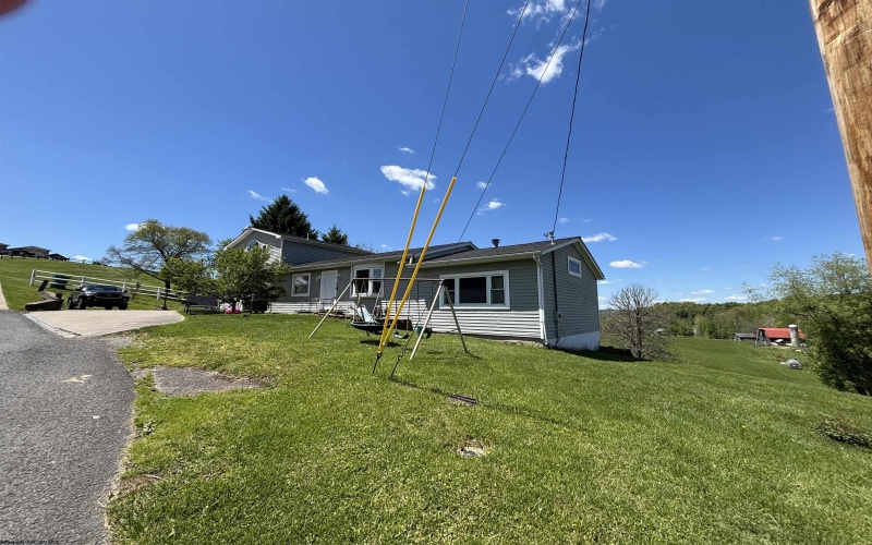 178 Mulberry Lane, Fairmont, West Virginia 26554, 3 Bedrooms Bedrooms, 9 Rooms Rooms,3 BathroomsBathrooms,Single Family Detached,For Sale,Mulberry,10164646