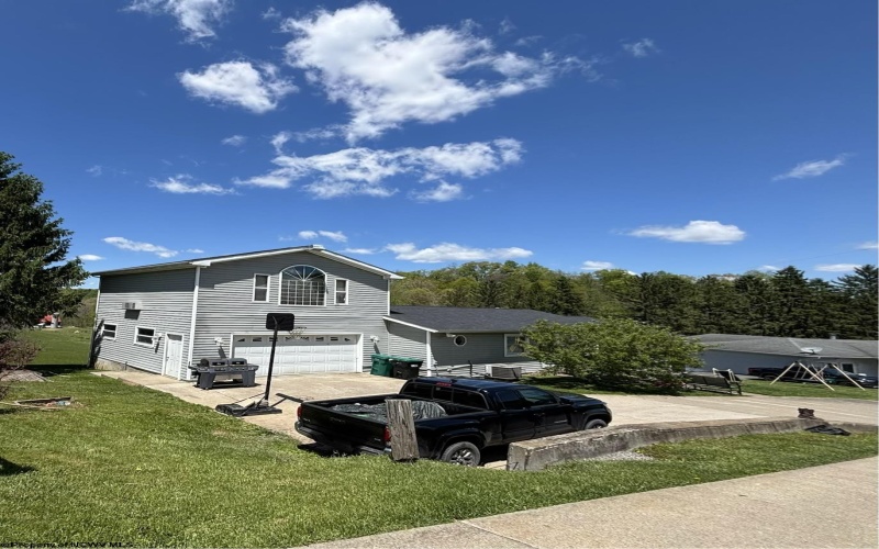 178 Mulberry Lane, Fairmont, West Virginia 26554, 3 Bedrooms Bedrooms, 9 Rooms Rooms,3 BathroomsBathrooms,Single Family Detached,For Sale,Mulberry,10164646