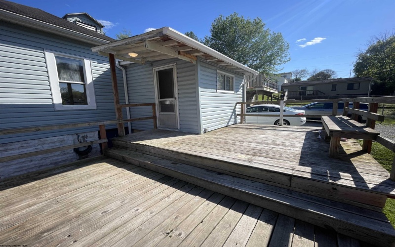807 Indiana Avenue, Nutter Fort, West Virginia 26301-4561, 3 Bedrooms Bedrooms, 6 Rooms Rooms,1 BathroomBathrooms,Single Family Detached,For Sale,Indiana,10164647