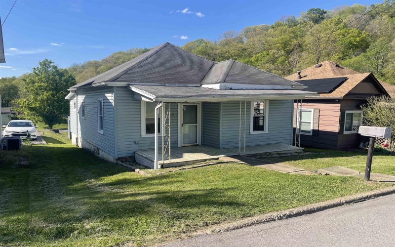 807 Indiana Avenue, Nutter Fort, West Virginia 26301-4561, 3 Bedrooms Bedrooms, 6 Rooms Rooms,1 BathroomBathrooms,Single Family Detached,For Sale,Indiana,10164647