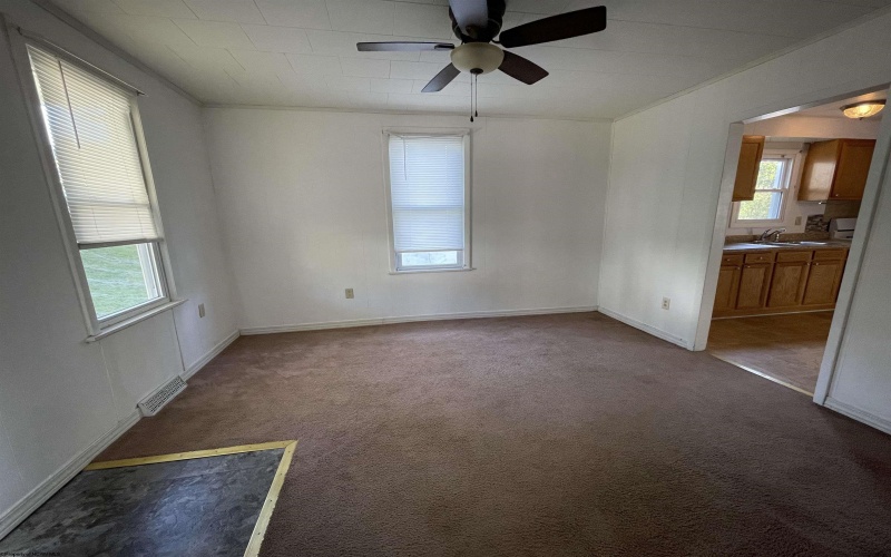 807 Indiana Avenue, Nutter Fort, West Virginia 26301-4561, 3 Bedrooms Bedrooms, 6 Rooms Rooms,1 BathroomBathrooms,Single Family Detached,For Sale,Indiana,10164647