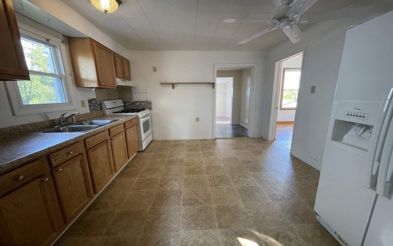 807 Indiana Avenue, Nutter Fort, West Virginia 26301-4561, 3 Bedrooms Bedrooms, 6 Rooms Rooms,1 BathroomBathrooms,Single Family Detached,For Sale,Indiana,10164647