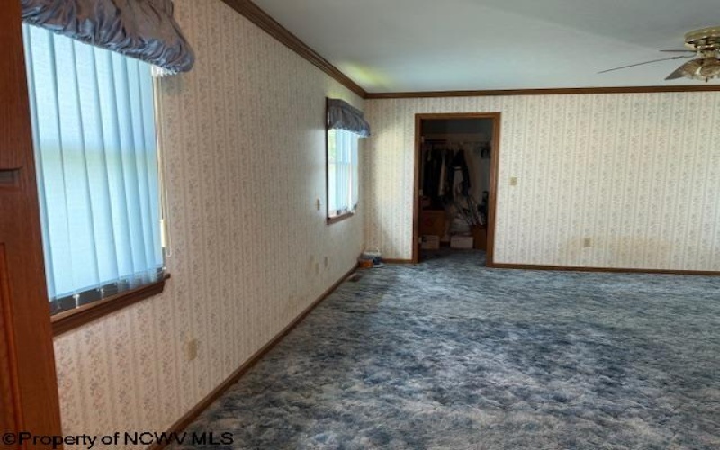 15 Pine Ridge Lane, Fairmont, West Virginia 26554, 1 Bedroom Bedrooms, 5 Rooms Rooms,3 BathroomsBathrooms,Single Family Detached,For Sale,Pine Ridge,10164655
