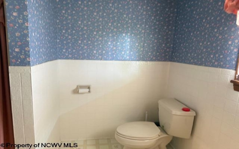 15 Pine Ridge Lane, Fairmont, West Virginia 26554, 1 Bedroom Bedrooms, 5 Rooms Rooms,3 BathroomsBathrooms,Single Family Detached,For Sale,Pine Ridge,10164655