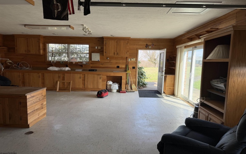 15 Pine Ridge Lane, Fairmont, West Virginia 26554, 1 Bedroom Bedrooms, 5 Rooms Rooms,3 BathroomsBathrooms,Single Family Detached,For Sale,Pine Ridge,10164655