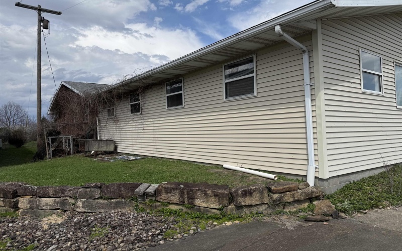 15 Pine Ridge Lane, Fairmont, West Virginia 26554, 1 Bedroom Bedrooms, 5 Rooms Rooms,3 BathroomsBathrooms,Single Family Detached,For Sale,Pine Ridge,10164655
