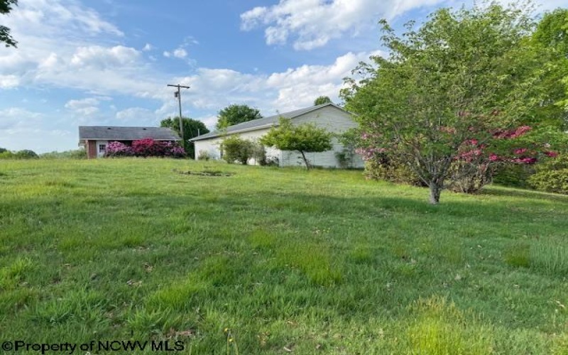 15 Pine Ridge Lane, Fairmont, West Virginia 26554, 1 Bedroom Bedrooms, 5 Rooms Rooms,3 BathroomsBathrooms,Single Family Detached,For Sale,Pine Ridge,10164655