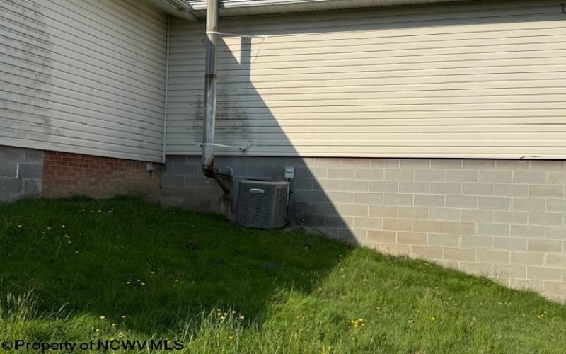 15 Pine Ridge Lane, Fairmont, West Virginia 26554, 1 Bedroom Bedrooms, 5 Rooms Rooms,3 BathroomsBathrooms,Single Family Detached,For Sale,Pine Ridge,10164655