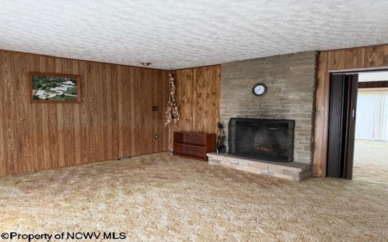 15 Pine Ridge Lane, Fairmont, West Virginia 26554, 1 Bedroom Bedrooms, 5 Rooms Rooms,3 BathroomsBathrooms,Single Family Detached,For Sale,Pine Ridge,10164655