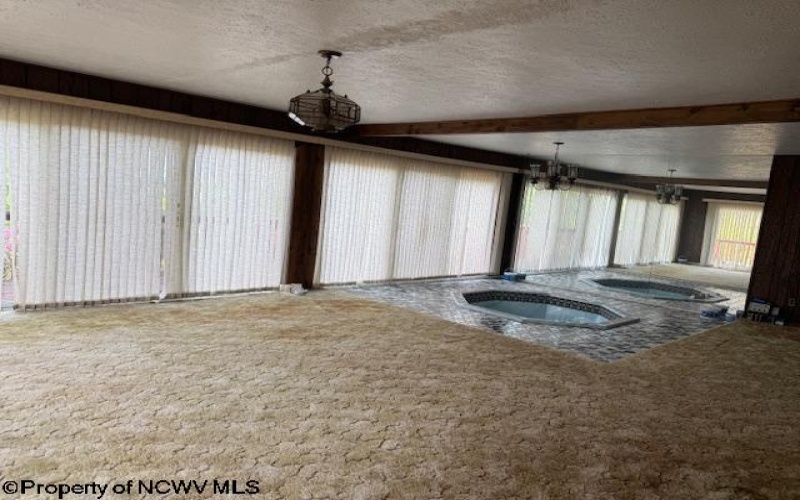 15 Pine Ridge Lane, Fairmont, West Virginia 26554, 1 Bedroom Bedrooms, 5 Rooms Rooms,3 BathroomsBathrooms,Single Family Detached,For Sale,Pine Ridge,10164655