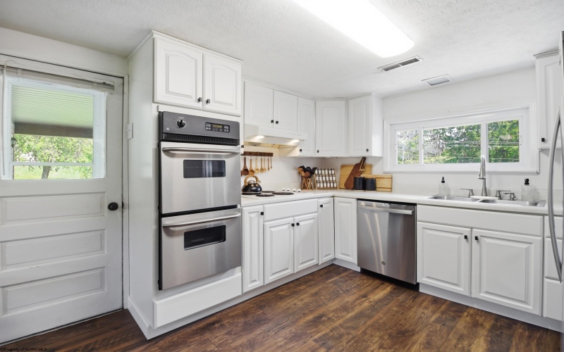 3068 White Hall Boulevard, Fairmont, West Virginia 26554, 3 Bedrooms Bedrooms, 7 Rooms Rooms,2 BathroomsBathrooms,Single Family Detached,For Sale,White Hall,10164651 3068 White Hall Boulevard, Fairmont, West Virginia 26554, 3 Bedrooms Bedrooms, 7 Rooms Rooms,2 BathroomsBathrooms,Single Family Detached,For Sale,White Hall,10164651