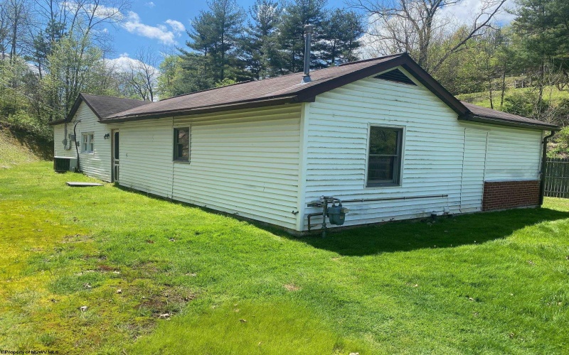 2162 Ward Road, Elkins, West Virginia 26241, 3 Bedrooms Bedrooms, 6 Rooms Rooms,2 BathroomsBathrooms,Single Family Detached,For Sale,Ward,10164653