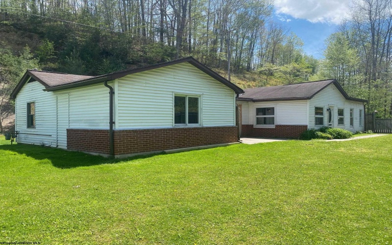 2162 Ward Road, Elkins, West Virginia 26241, 3 Bedrooms Bedrooms, 6 Rooms Rooms,2 BathroomsBathrooms,Single Family Detached,For Sale,Ward,10164653
