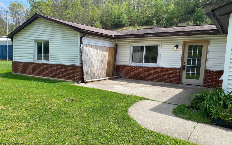 2162 Ward Road, Elkins, West Virginia 26241, 3 Bedrooms Bedrooms, 6 Rooms Rooms,2 BathroomsBathrooms,Single Family Detached,For Sale,Ward,10164653