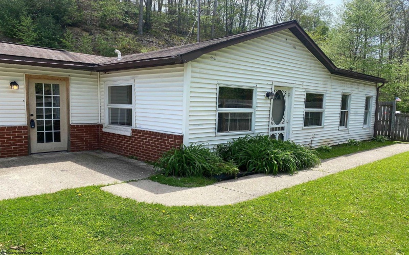 2162 Ward Road, Elkins, West Virginia 26241, 3 Bedrooms Bedrooms, 6 Rooms Rooms,2 BathroomsBathrooms,Single Family Detached,For Sale,Ward,10164653