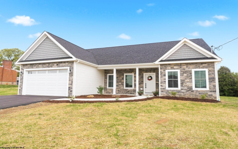 16 Margaret Street, Uniontown, Pennsylvania 15401, 3 Bedrooms Bedrooms, 5 Rooms Rooms,2 BathroomsBathrooms,Single Family Detached,For Sale,Margaret,10164666