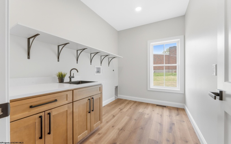 16 Margaret Street, Uniontown, Pennsylvania 15401, 3 Bedrooms Bedrooms, 5 Rooms Rooms,2 BathroomsBathrooms,Single Family Detached,For Sale,Margaret,10164666