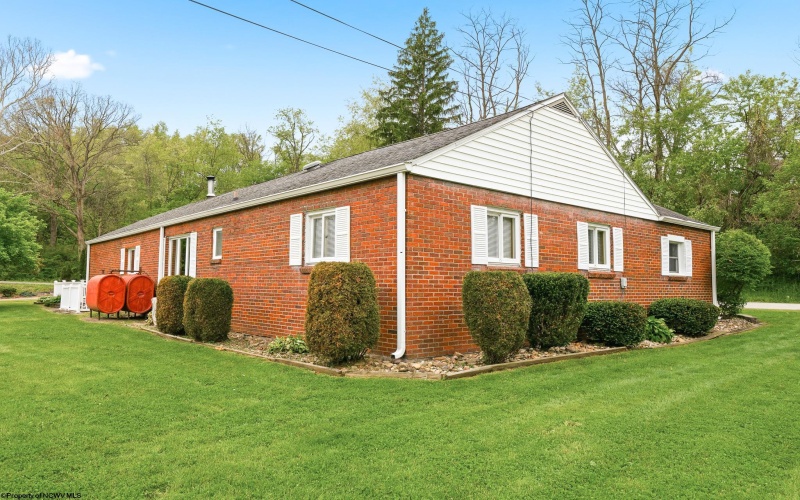 2701 Moyer Road, Connellsville, Pennsylvania 15425, 3 Bedrooms Bedrooms, 7 Rooms Rooms,1 BathroomBathrooms,Single Family Detached,For Sale,Moyer,10164667