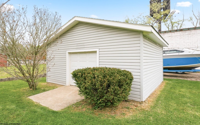 2701 Moyer Road, Connellsville, Pennsylvania 15425, 3 Bedrooms Bedrooms, 7 Rooms Rooms,1 BathroomBathrooms,Single Family Detached,For Sale,Moyer,10164667