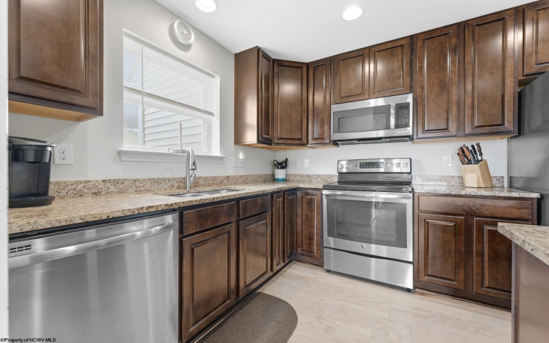 307 Double Eagle Lane, Maidsville, West Virginia 26541, 3 Bedrooms Bedrooms, 6 Rooms Rooms,2 BathroomsBathrooms,Single Family Detached,For Sale,Double Eagle,10164685