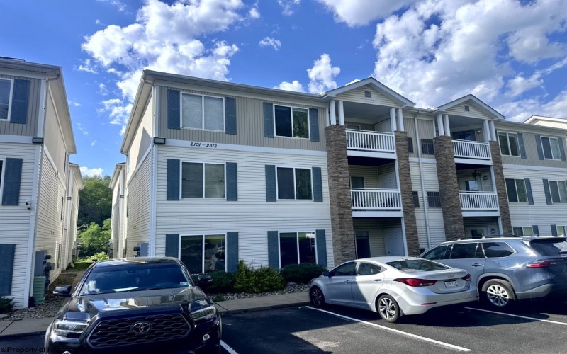 2102 University Commons Drive, Morgantown, West Virginia 26505, 4 Bedrooms Bedrooms, 6 Rooms Rooms,4 BathroomsBathrooms,Single Family Attached,For Sale,University Commons,10164680