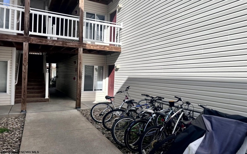 2102 University Commons Drive, Morgantown, West Virginia 26505, 4 Bedrooms Bedrooms, 6 Rooms Rooms,4 BathroomsBathrooms,Single Family Attached,For Sale,University Commons,10164680
