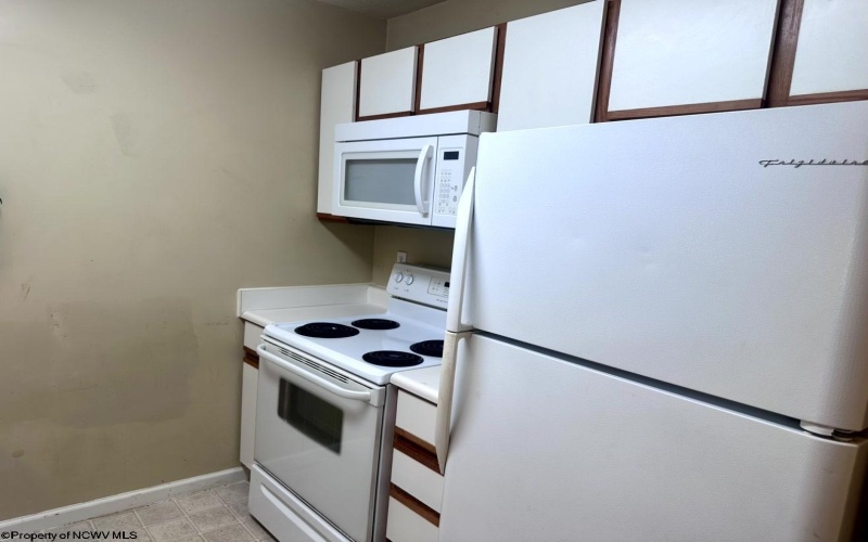 2102 University Commons Drive, Morgantown, West Virginia 26505, 4 Bedrooms Bedrooms, 6 Rooms Rooms,4 BathroomsBathrooms,Single Family Attached,For Sale,University Commons,10164680