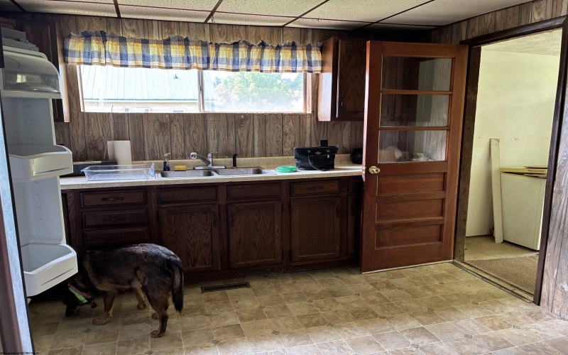 37 Trenton Street, Farmington, West Virginia 26571, 2 Bedrooms Bedrooms, 5 Rooms Rooms,1 BathroomBathrooms,Single Family Detached,For Sale,Trenton,10164684