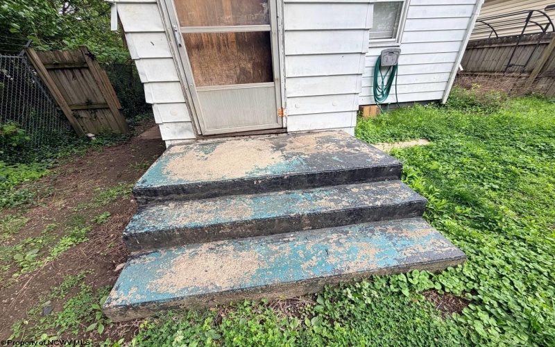 420 8th Avenue, Huntington, West Virginia 25701, 2 Bedrooms Bedrooms, 5 Rooms Rooms,1 BathroomBathrooms,Single Family Detached,For Sale,8th,10164682