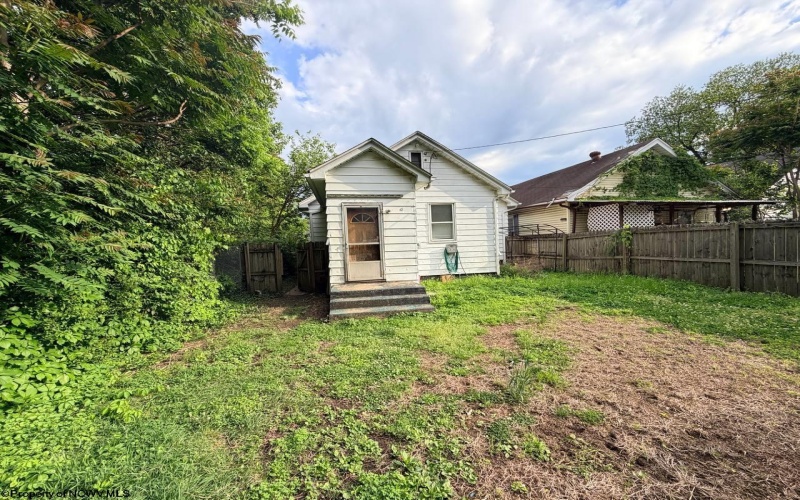 420 8th Avenue, Huntington, West Virginia 25701, 2 Bedrooms Bedrooms, 5 Rooms Rooms,1 BathroomBathrooms,Single Family Detached,For Sale,8th,10164682