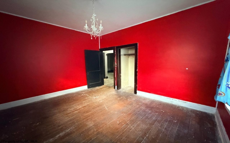 420 8th Avenue, Huntington, West Virginia 25701, 2 Bedrooms Bedrooms, 5 Rooms Rooms,1 BathroomBathrooms,Single Family Detached,For Sale,8th,10164682