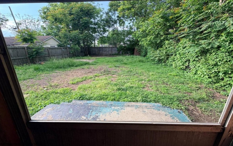 420 8th Avenue, Huntington, West Virginia 25701, 2 Bedrooms Bedrooms, 5 Rooms Rooms,1 BathroomBathrooms,Single Family Detached,For Sale,8th,10164682