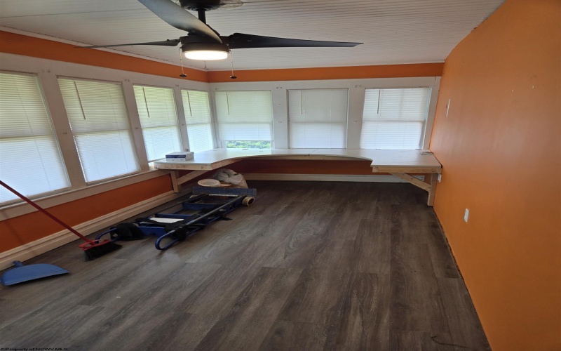 420 8th Avenue, Huntington, West Virginia 25701, 2 Bedrooms Bedrooms, 5 Rooms Rooms,1 BathroomBathrooms,Single Family Detached,For Sale,8th,10164682