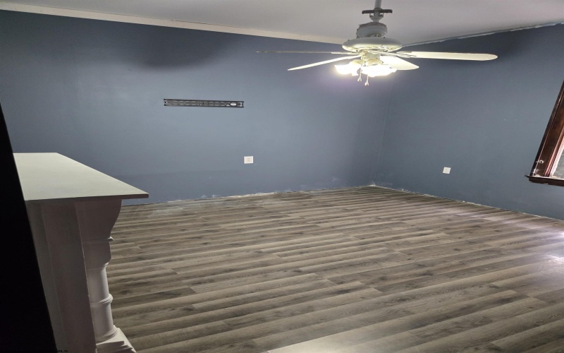 420 8th Avenue, Huntington, West Virginia 25701, 2 Bedrooms Bedrooms, 5 Rooms Rooms,1 BathroomBathrooms,Single Family Detached,For Sale,8th,10164682