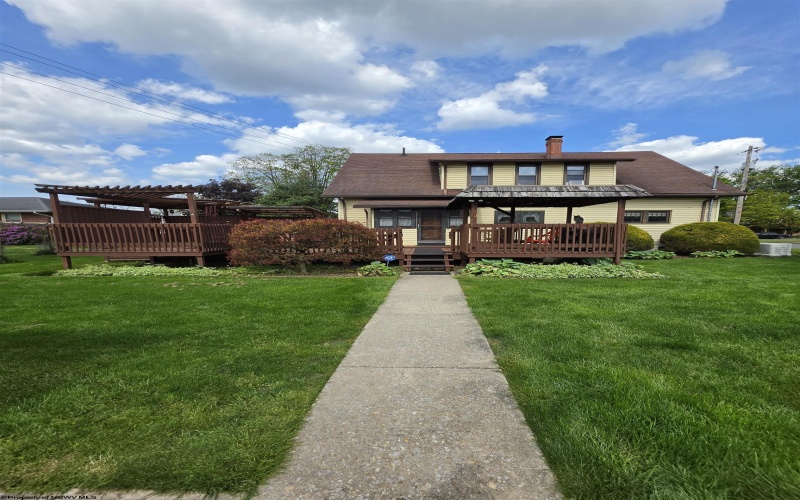 1301 Henry Avenue, Elkins, West Virginia 26241, 5 Bedrooms Bedrooms, 11 Rooms Rooms,2 BathroomsBathrooms,Single Family Detached,For Sale,Henry,10164681