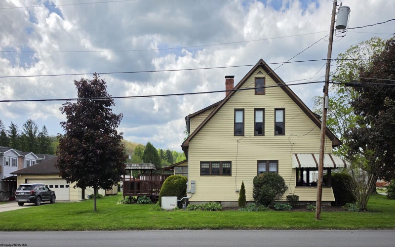 1301 Henry Avenue, Elkins, West Virginia 26241, 5 Bedrooms Bedrooms, 11 Rooms Rooms,2 BathroomsBathrooms,Single Family Detached,For Sale,Henry,10164681