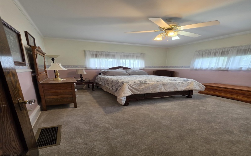1301 Henry Avenue, Elkins, West Virginia 26241, 5 Bedrooms Bedrooms, 11 Rooms Rooms,2 BathroomsBathrooms,Single Family Detached,For Sale,Henry,10164681