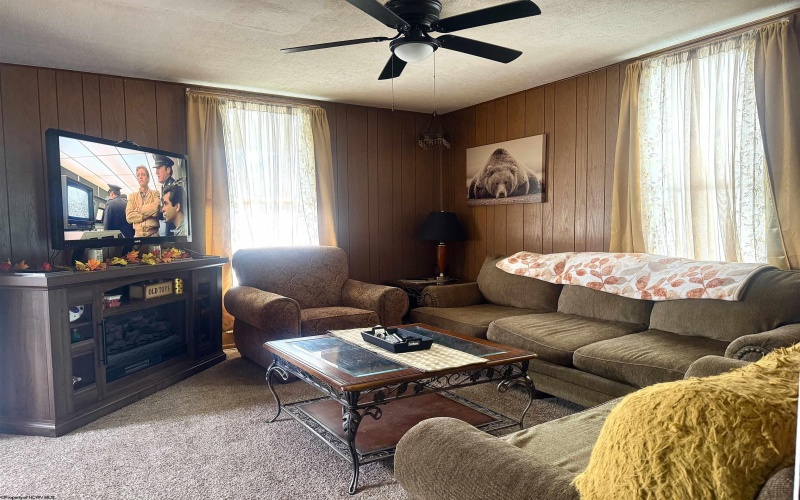 133 Broadway Avenue, Clarksburg, West Virginia 26301, 3 Bedrooms Bedrooms, 6 Rooms Rooms,1 BathroomBathrooms,Single Family Detached,For Sale,Broadway,10164676