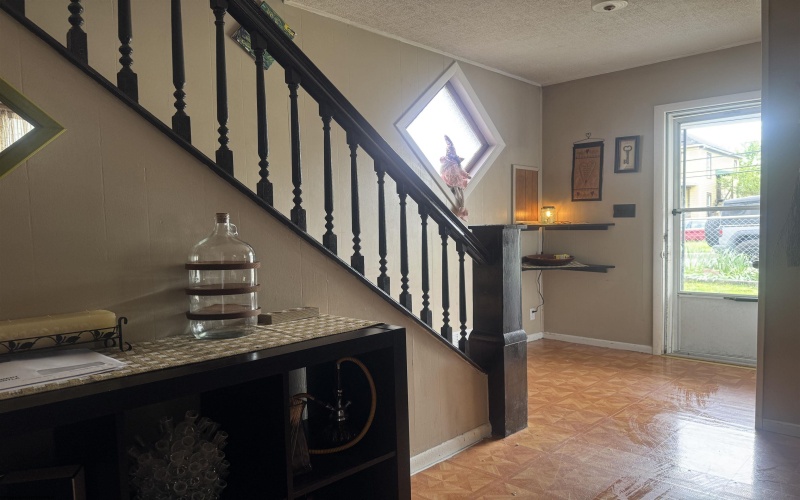 133 Broadway Avenue, Clarksburg, West Virginia 26301, 3 Bedrooms Bedrooms, 6 Rooms Rooms,1 BathroomBathrooms,Single Family Detached,For Sale,Broadway,10164676