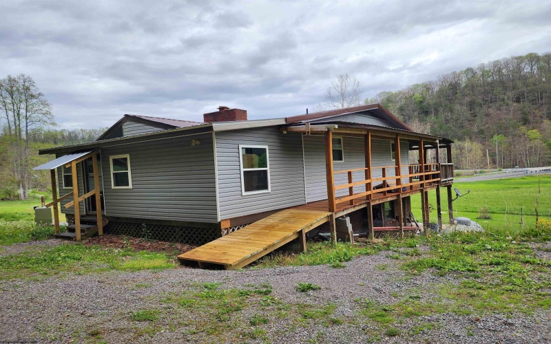 89 Snyder Road, Harman, West Virginia 26270, 4 Bedrooms Bedrooms, 6 Rooms Rooms,2 BathroomsBathrooms,Single Family Detached,For Sale,Snyder,10164678