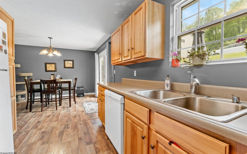 59 Clear Springs Drive, Morgantown, West Virginia 26508, 3 Bedrooms Bedrooms, 7 Rooms Rooms,2 BathroomsBathrooms,Single Family Attached,For Sale,Clear Springs,10164697
