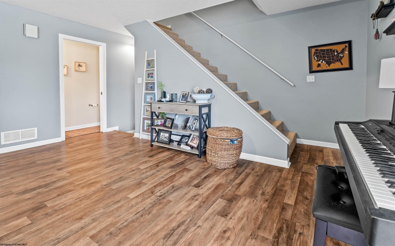 59 Clear Springs Drive, Morgantown, West Virginia 26508, 3 Bedrooms Bedrooms, 7 Rooms Rooms,2 BathroomsBathrooms,Single Family Attached,For Sale,Clear Springs,10164697