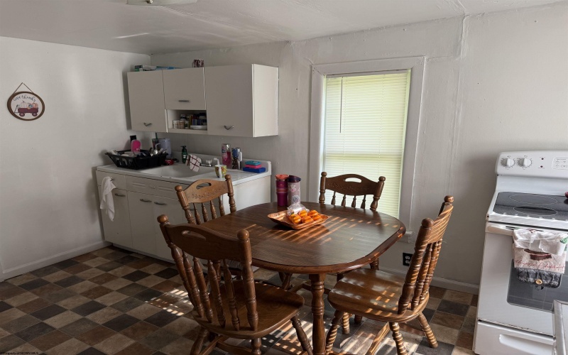 576 Reubens Run Road, Fairmont, West Virginia 26554, 2 Bedrooms Bedrooms, 5 Rooms Rooms,1 BathroomBathrooms,Single Family Detached,For Sale,Reubens Run,10164712