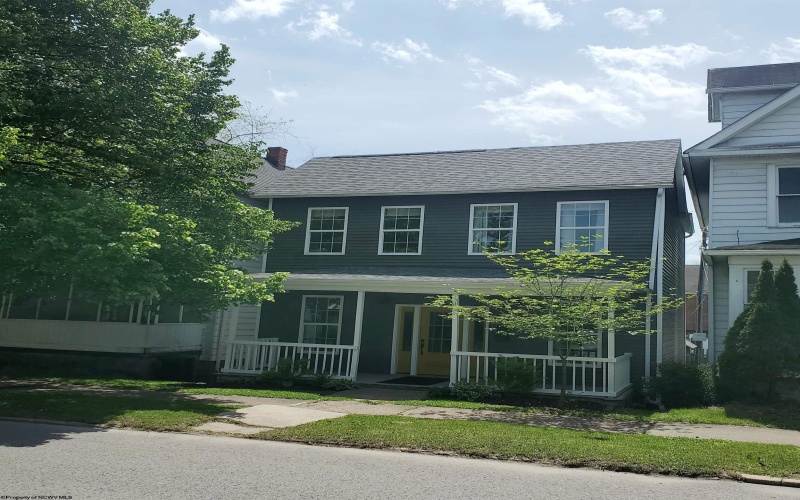 206 1st Street, Elkins, West Virginia 26241, 2 Bedrooms Bedrooms, 6 Rooms Rooms,1 BathroomBathrooms,Single Family Detached,For Sale,1st,10164711